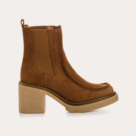 Boots Chelsea with high heels in suede with elastic