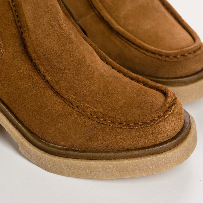 Boots Chelsea with high heels in velvet leather with elastic