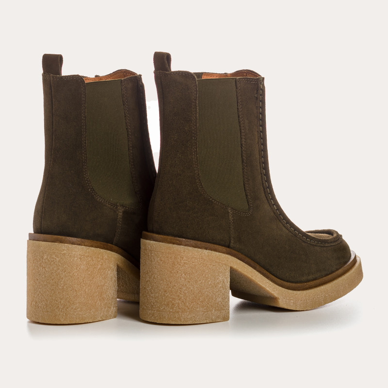 Boots Chelsea à talons hauts en cuir velours avec élastiques