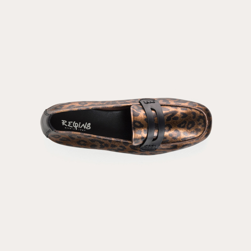 Mocassins collège en cuir métallisé imprimé léopard