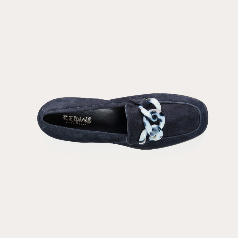 Suede moccasins with chain jewel