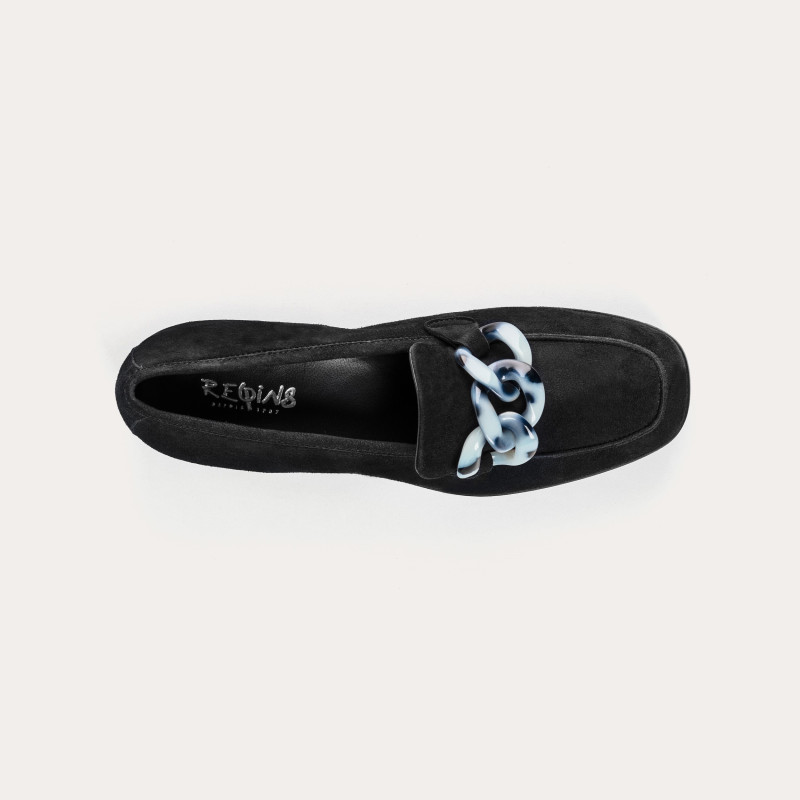 Suede moccasins with chain jewel