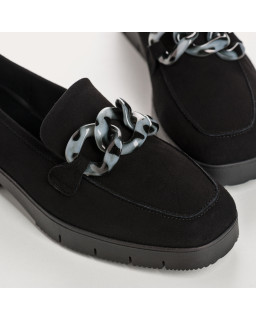 Suede moccasins with chain jewel