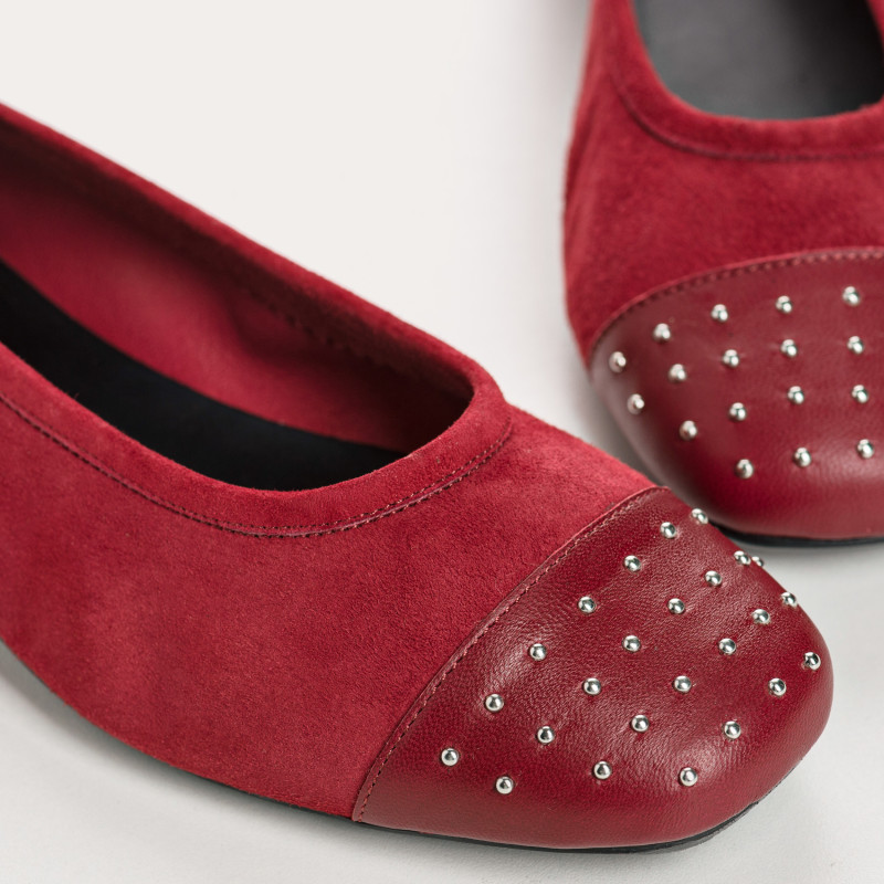 Suede nail ballerinas with nails