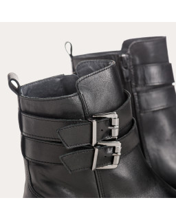 Boots Chelsea black leather with side zip and double curls