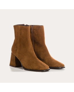 Bottines à talons en cuir velours cognac avec zip intérieur