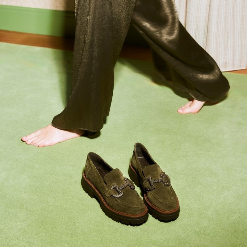 Chunky leather moccasins velvet with golden curls