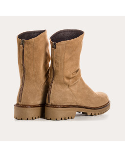 Velvet leather boots with notched soles with rear zip