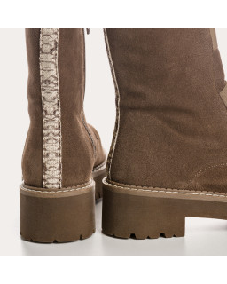 Boots Chelsea plates en cuir velours avec élastiques