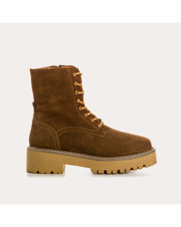 Velvet leather laces boots with interior zip and rubber sole