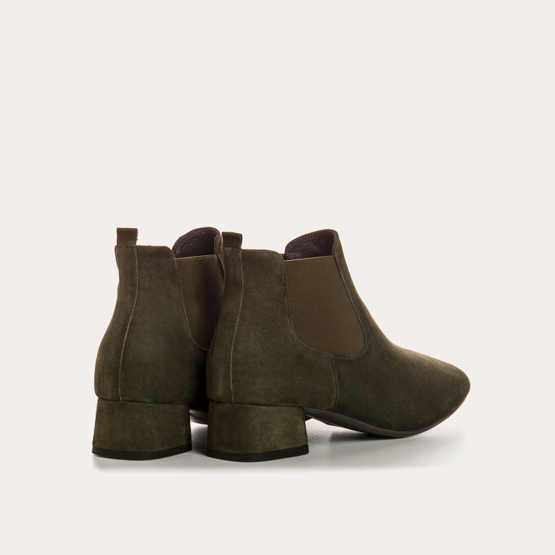 Bottines Chelsea en cuir velours avec élastiques