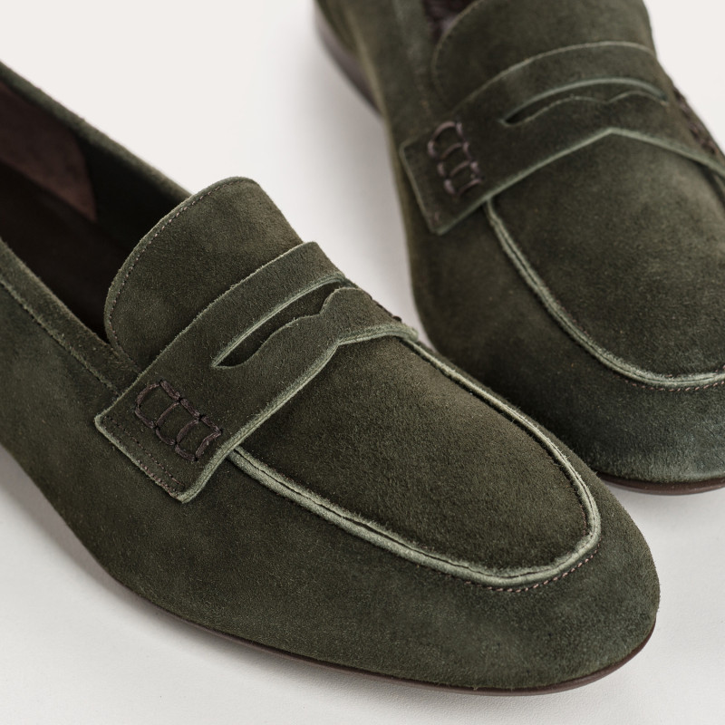 Suede round tips loafers