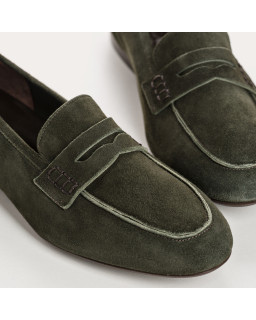 Suede round tips loafers