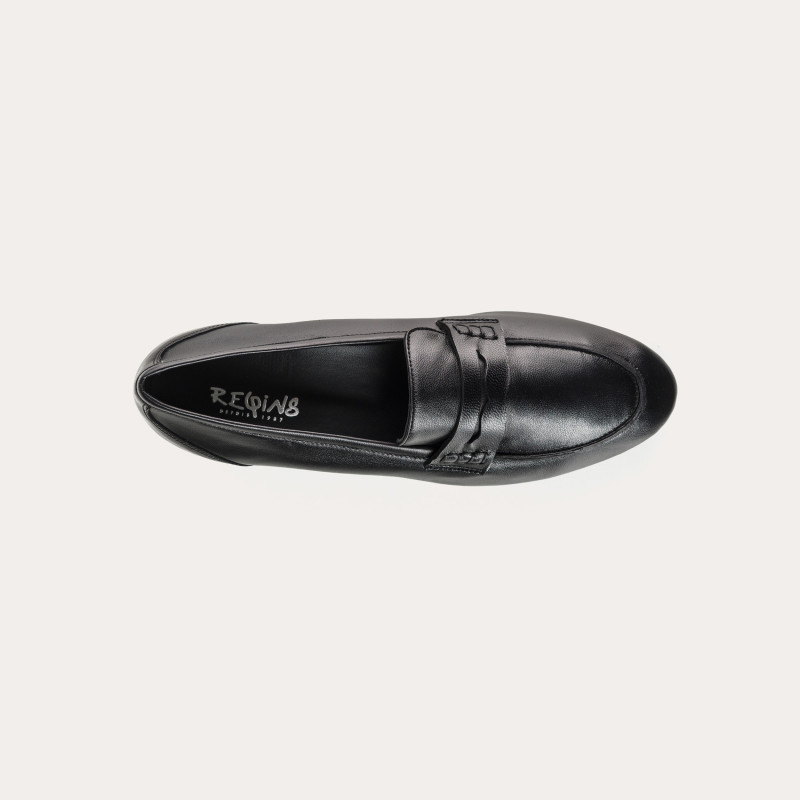 Black Leather Round Tips Moccasins