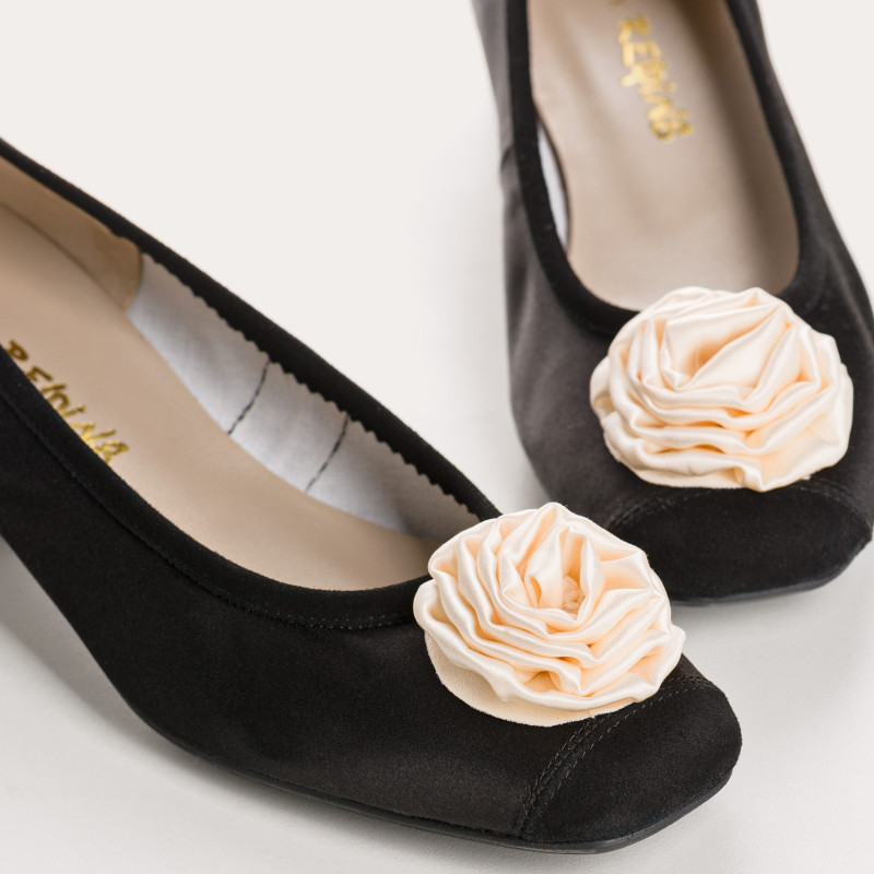 Ballerinas with black silk heels