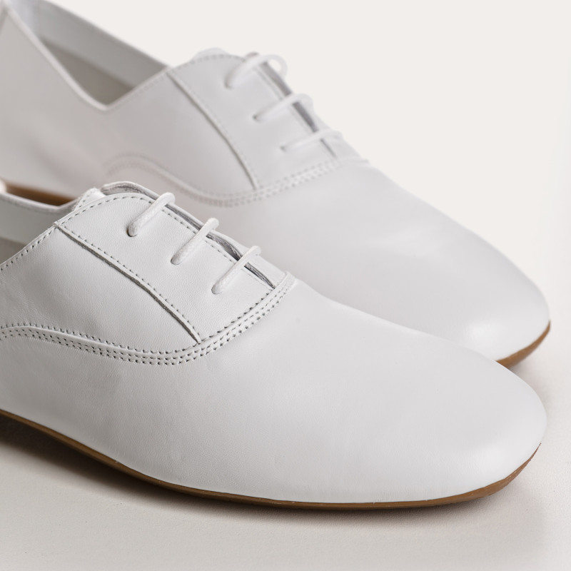 Deck leather flat woman with laces tone on tone