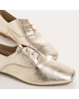 Metallic leather flat derbies with laces tone on tone