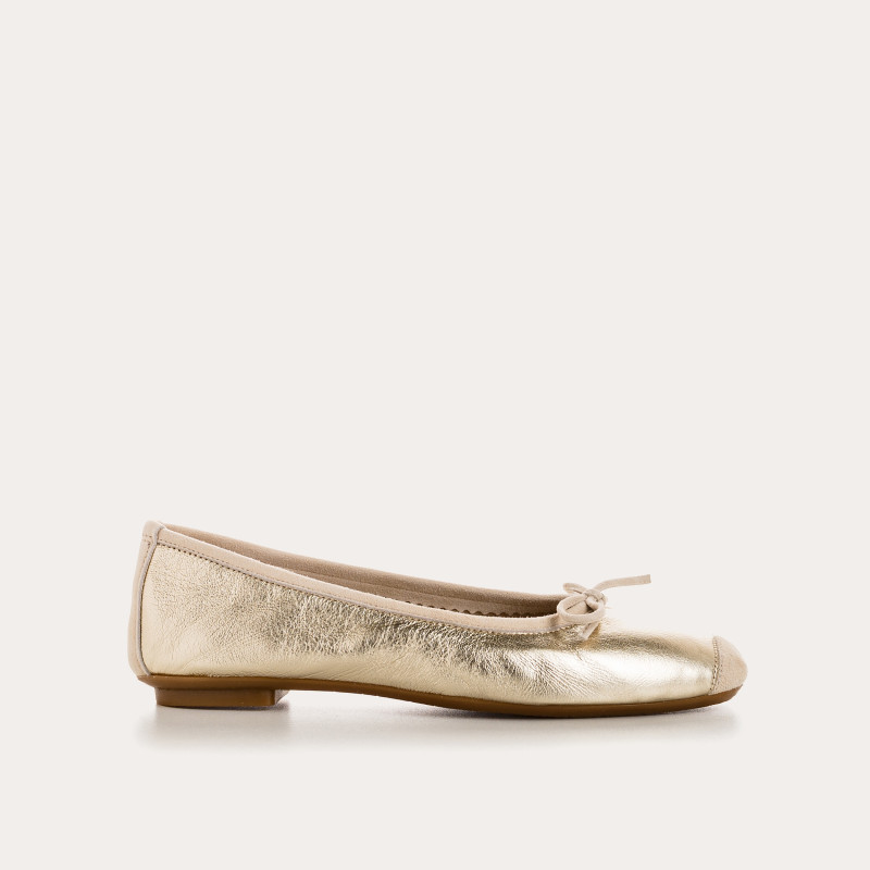 Flat ballerinas with metallic leather knot