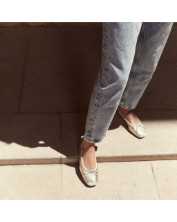 Ballerines plates à nœud en cuir métallisé