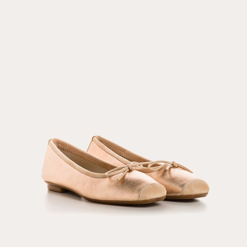 Flat ballerinas with metallic leather knot