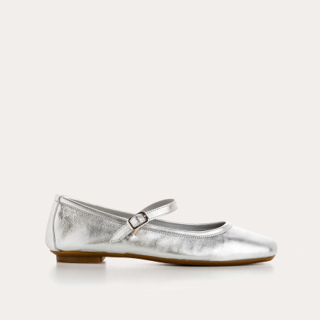 Mary Janes made of metallic leather with bridles and golden loops or silver