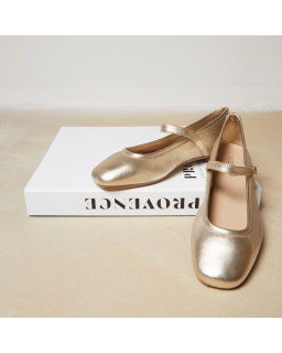 Mary Janes made of metallic leather with bridles and golden loops or silver