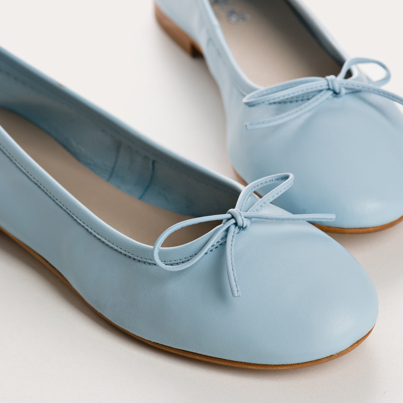 Flat bowl flat ballerinas with rounded butt