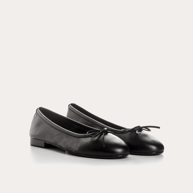 Flat bowl flat ballerinas with rounded butt