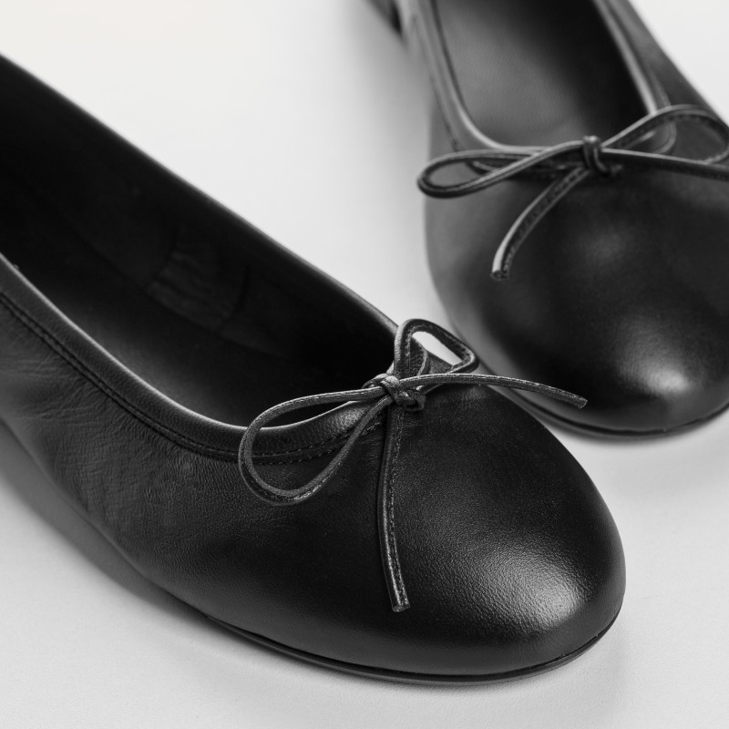 Flat bowl flat ballerinas with rounded butt