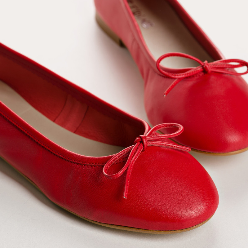 Flat bowl flat ballerinas with rounded butt