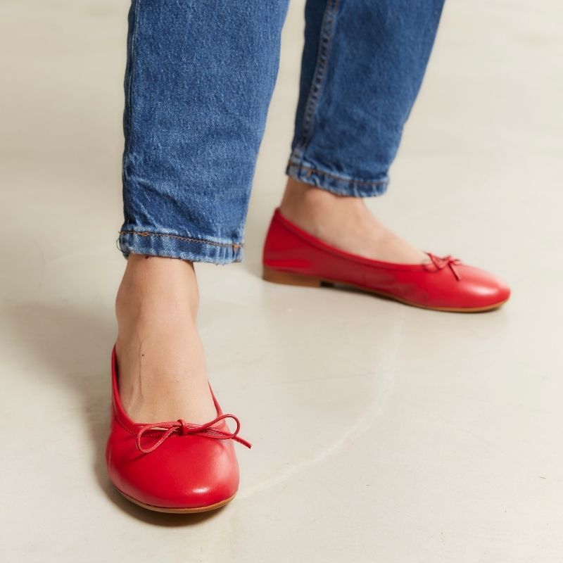 Flat bowl flat ballerinas with rounded butt