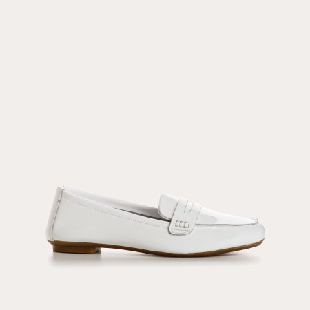 Hema CC women's textured patent leather loafers | Reqins