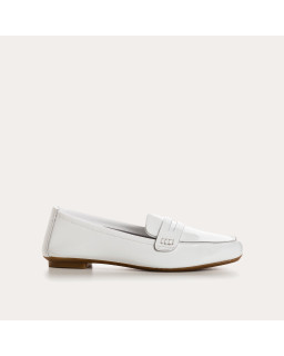 Hema CC women's textured patent leather loafers | Reqins