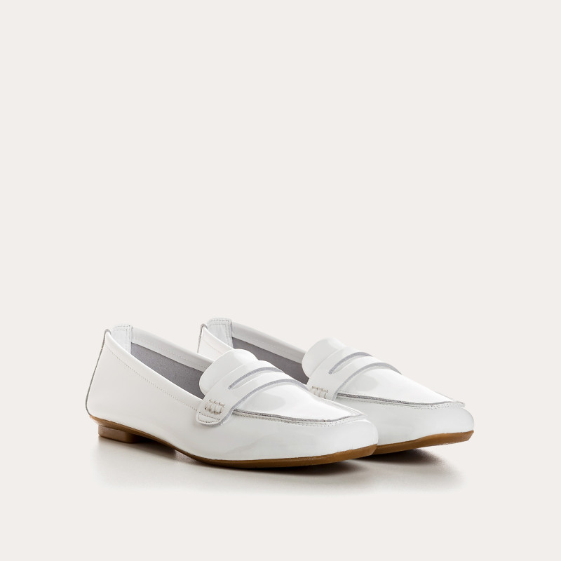 Hema CC women's textured patent leather loafers | Reqins