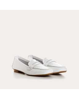 Hema CC women's textured patent leather loafers | Reqins