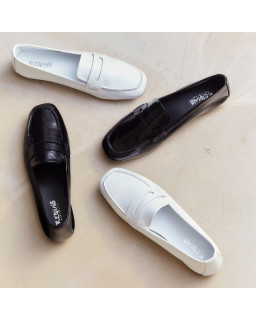 Hema CC women's textured patent leather loafers | Reqins