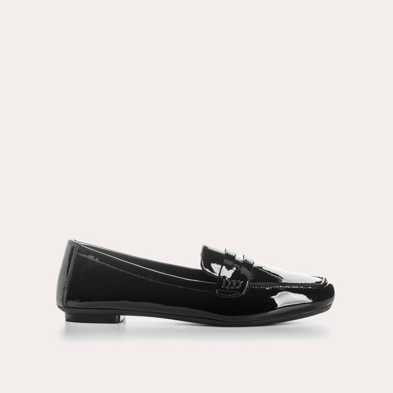 Hema CC women's textured patent leather loafers | Reqins