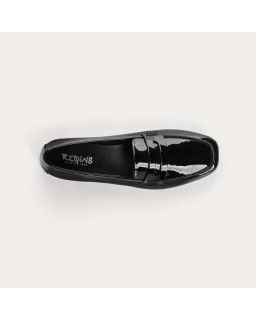 Hema CC women's textured patent leather loafers | Reqins