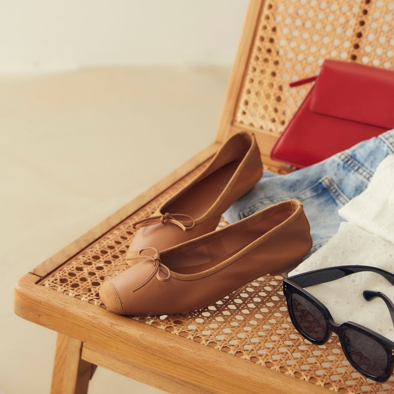 Flat Ballerinas with Smooth Leather Knot and Suede