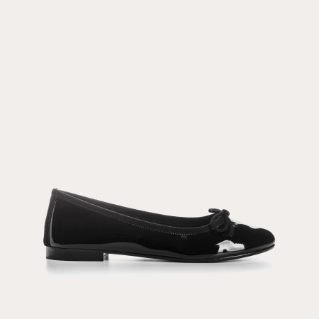 Ballerinas rounded in patent leather