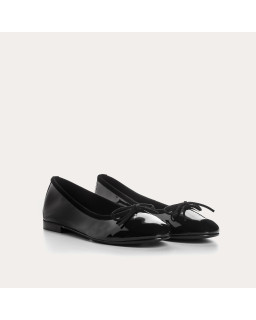 Ballerinas rounded in patent leather