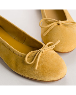 Flat ballerinas with suede knot with rounded butt