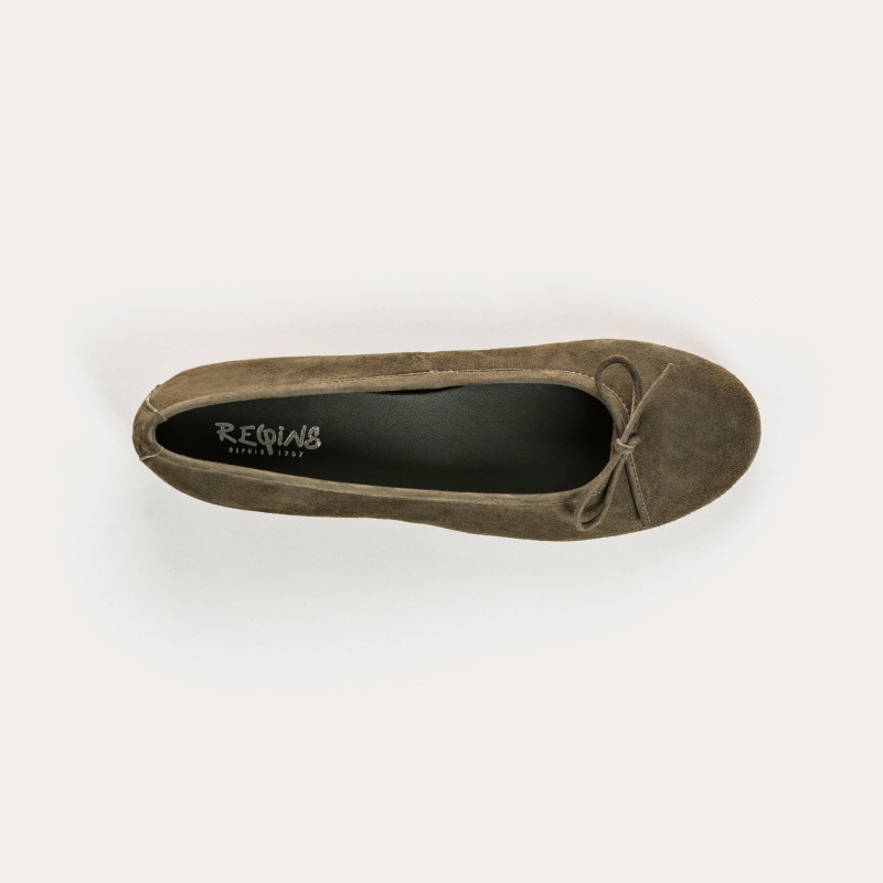 Flat ballerinas with suede knot with rounded butt