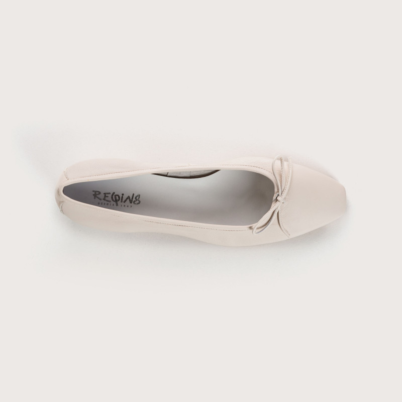 Leather heel ballerinas