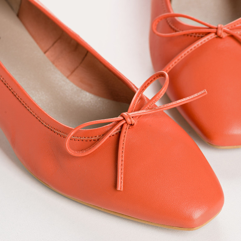 Leather heel ballerinas