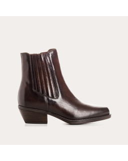 Boots marron style santiags en cuir avec zip intérieur