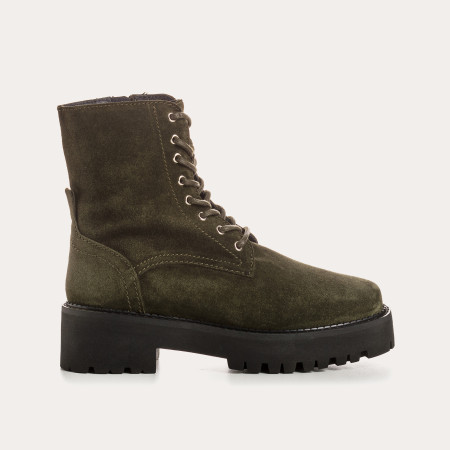 Velvet leather laces boots with interior zip and rubber sole