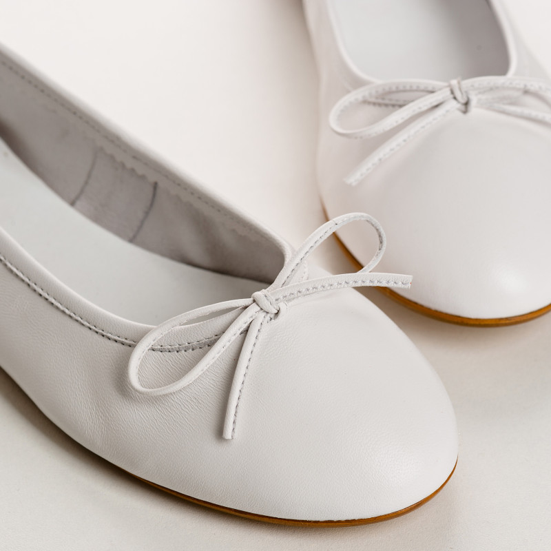 Flat bowl flat ballerinas with rounded butt