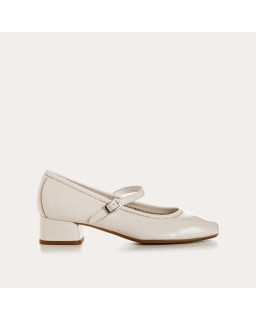 Mary Janes with mid-high heels varnished with golden or silver buckle