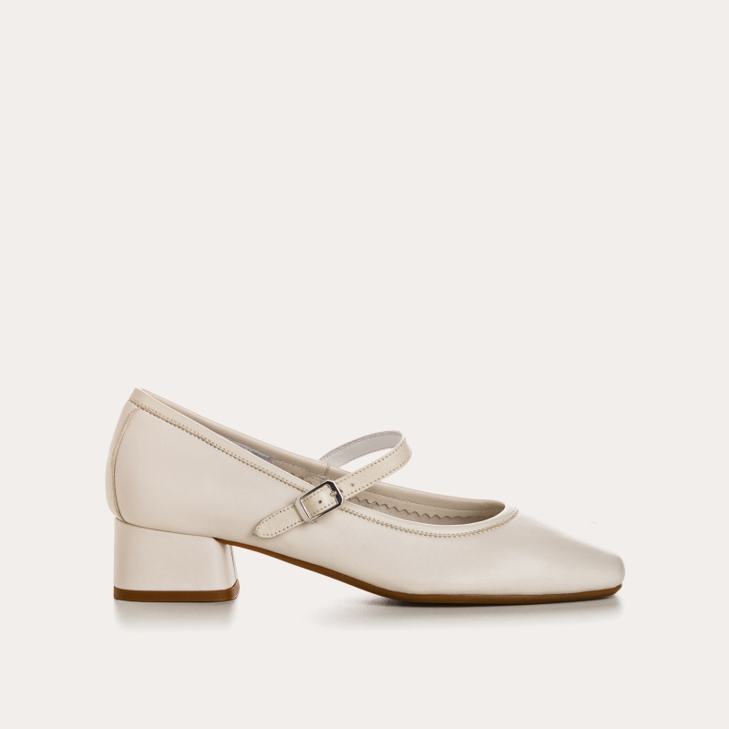 Kelly Heel Mary Janes in Smooth Leather